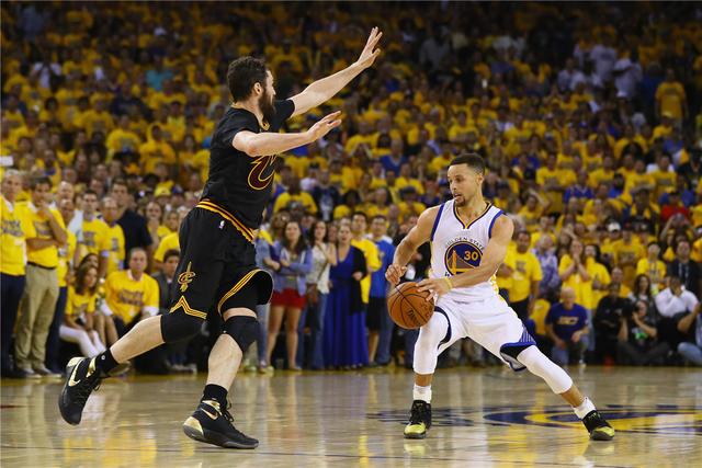 2026石屏异龙湖马拉松落幕 6000名选手体验独特赛道